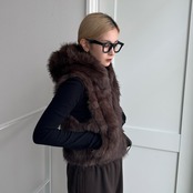 【東京先行販売】ショート丈Wzipエコファーフーディーvest/ブラウン