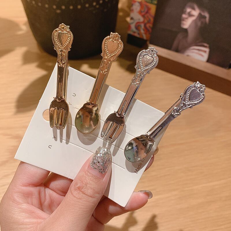 ヘアピン レッドアクセサリー メタルサイド ブラック・アイド・ピーズ62358985913