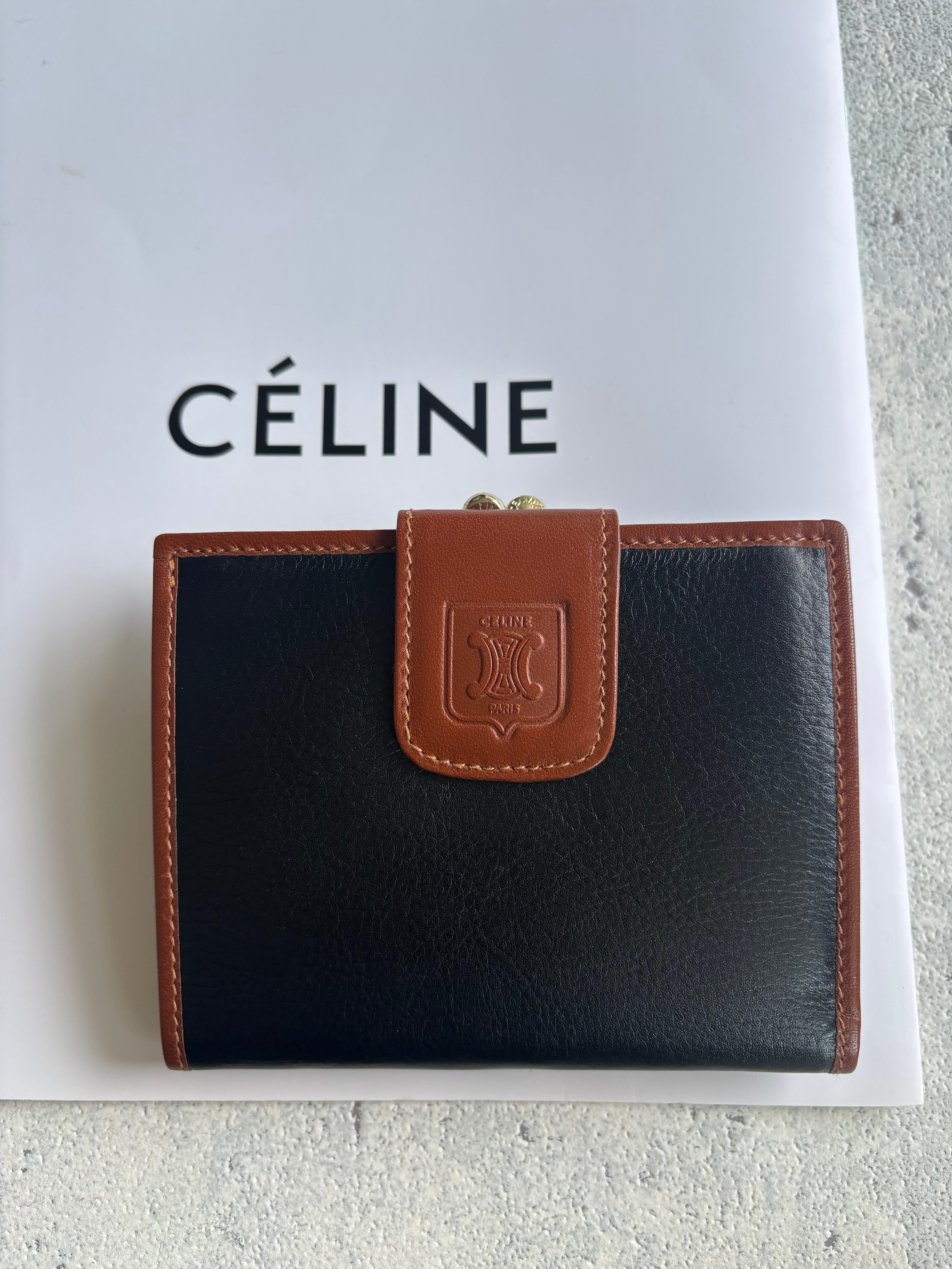 CELINE フラップスクエアプレート マカダム柄 がま口財布 | Petit luxe