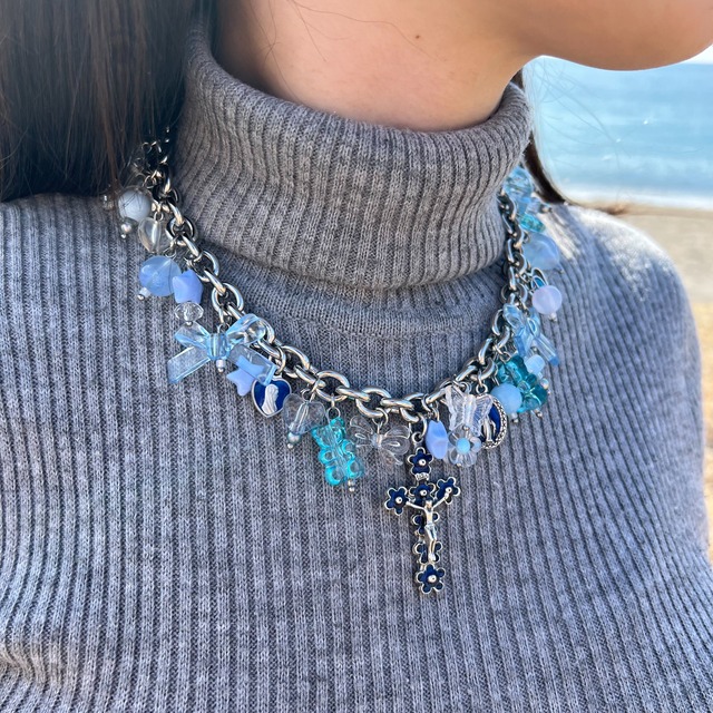 ALL BLUE CLEAR BEADS NECKLACE