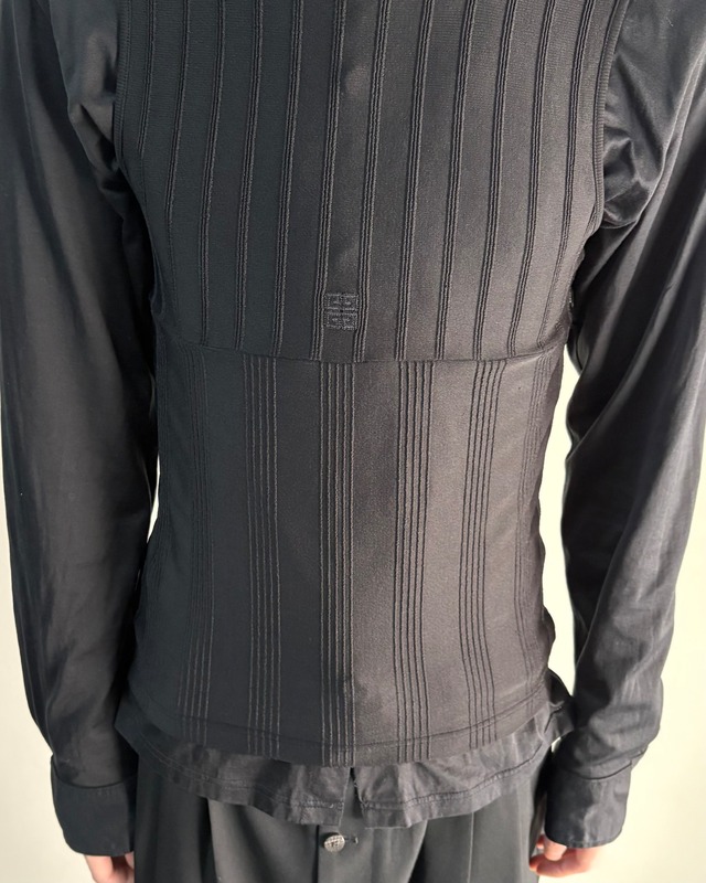 【GIVENCHY】slim fit no sleeve top