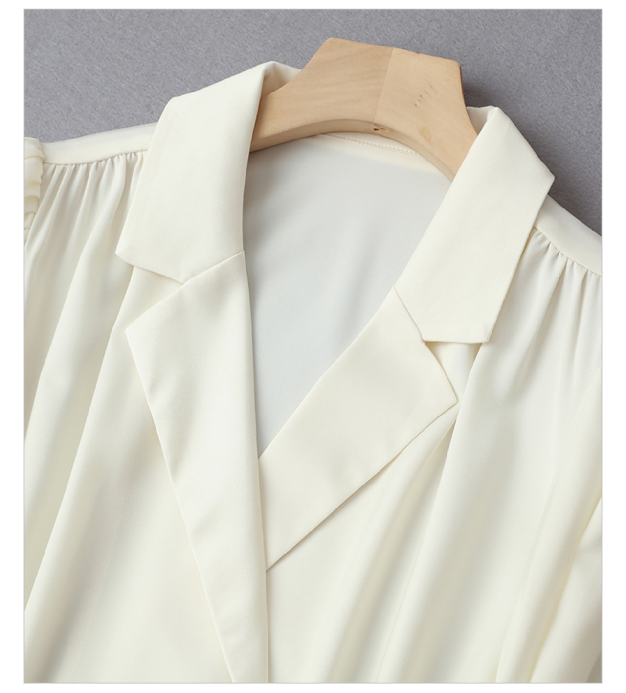 パールボタンVネックシャツ W00639