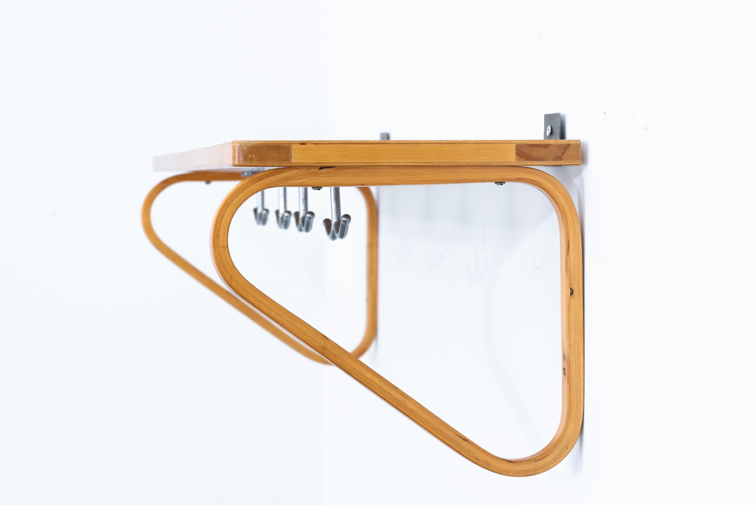 北欧ヴィンテージ ノルウェー エーゲルスン 壁掛け塩入れ 木製蓋 1960年代 Alvar Aalto | Wall Shelf Customized 1960s | kaikki gallery | 北欧