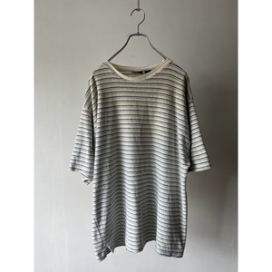 -RAW-EDGE- 90's pile border T-shirt