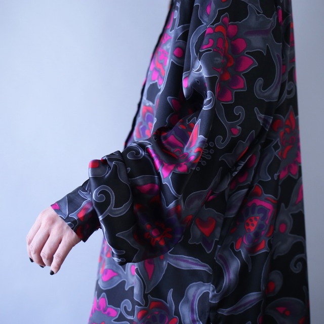 dark flower pattern gloss fabric over silhouette shirt