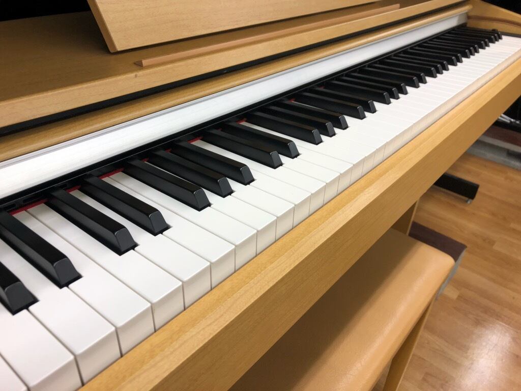 YAMAHA YDP-142C（Yamaha Arius YDP-142C - Pian digital 