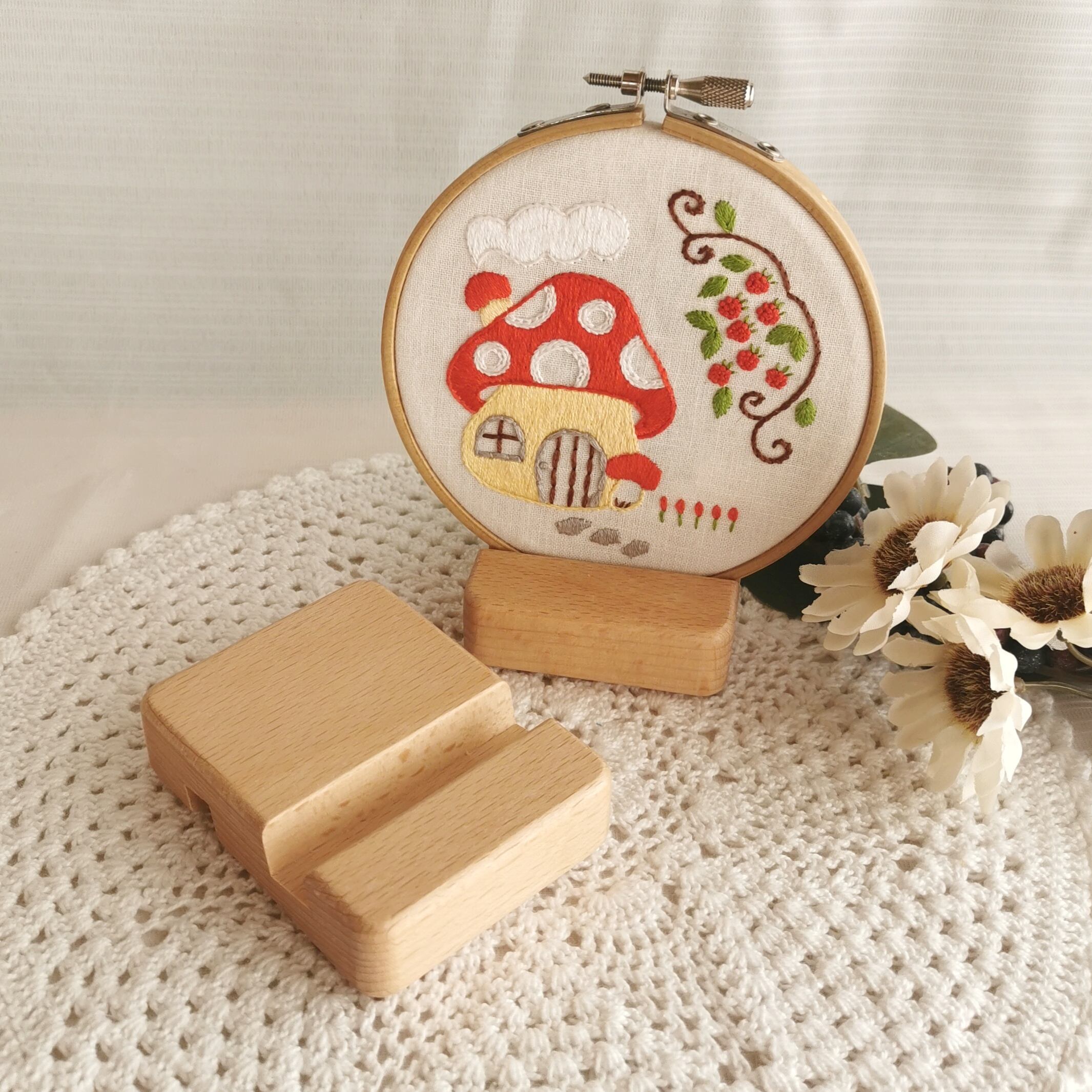 木製ディスプレイスタンド | 刺繍キットと刺繍道具のお店 MomonoHa