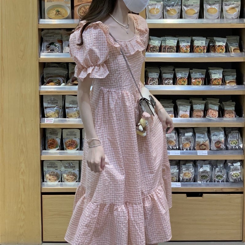 ワンピース レディース ロング ティアード 半袖 パフスリーブ ロング丈 チェック柄 ラウンドネック フリルカラー フリル ウエストマーク きれいめ 綺麗 かわいい 大人可愛い きれいめ 大人 上品 おしゃれ お洒落 シンプル カジュアル ラフ 清楚 フェミニン ラブリー キュート ガーリー ピンク 春 夏 秋 10代 20代 30代 OL 通勤 学生 通学 デート お出かけ 女子会 休日 散歩 公園 デイリー 着回し 普段使い 韓国系 ファッション コーデ 体型カバー トレンド フリーサイズ 送料無料