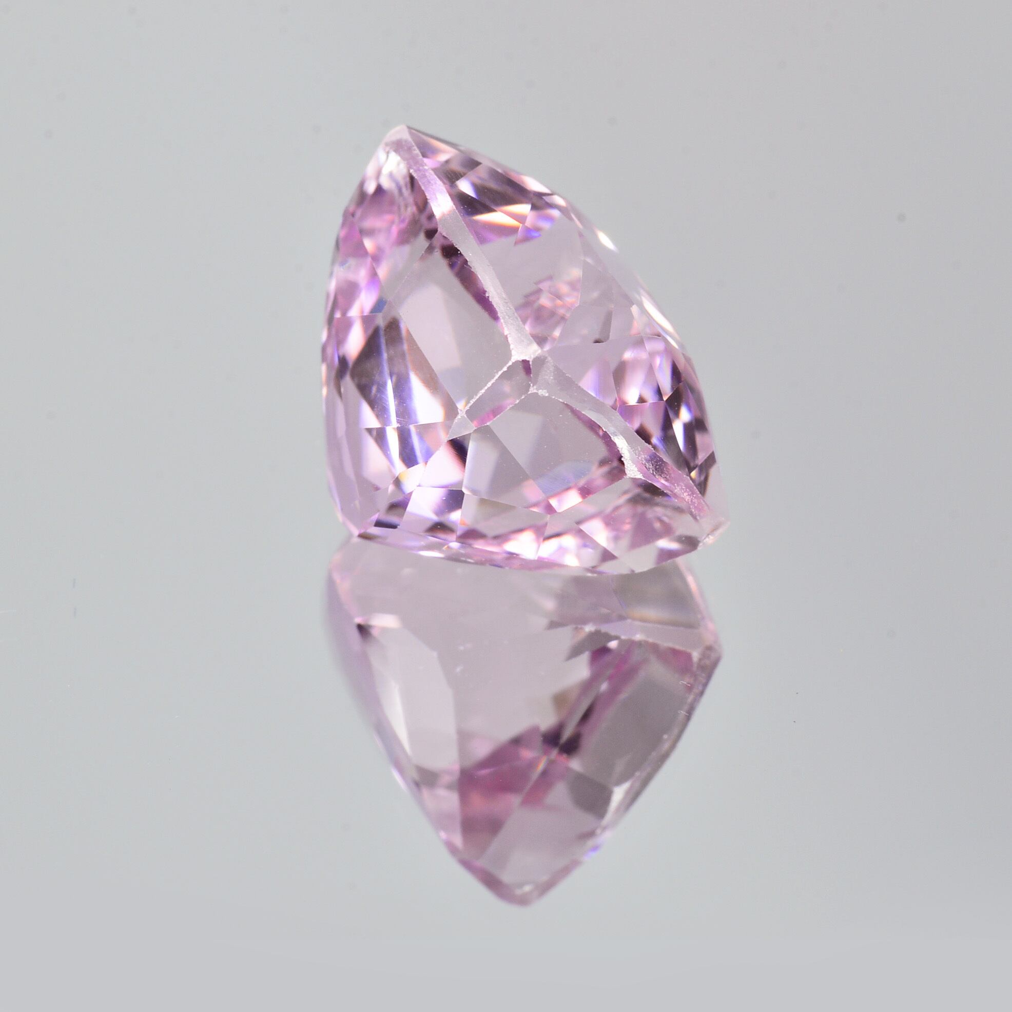 ソ付 クンツァイト 15.847ct ルース クッション ソ付 クンツァイト 15.847ct ルース クッション