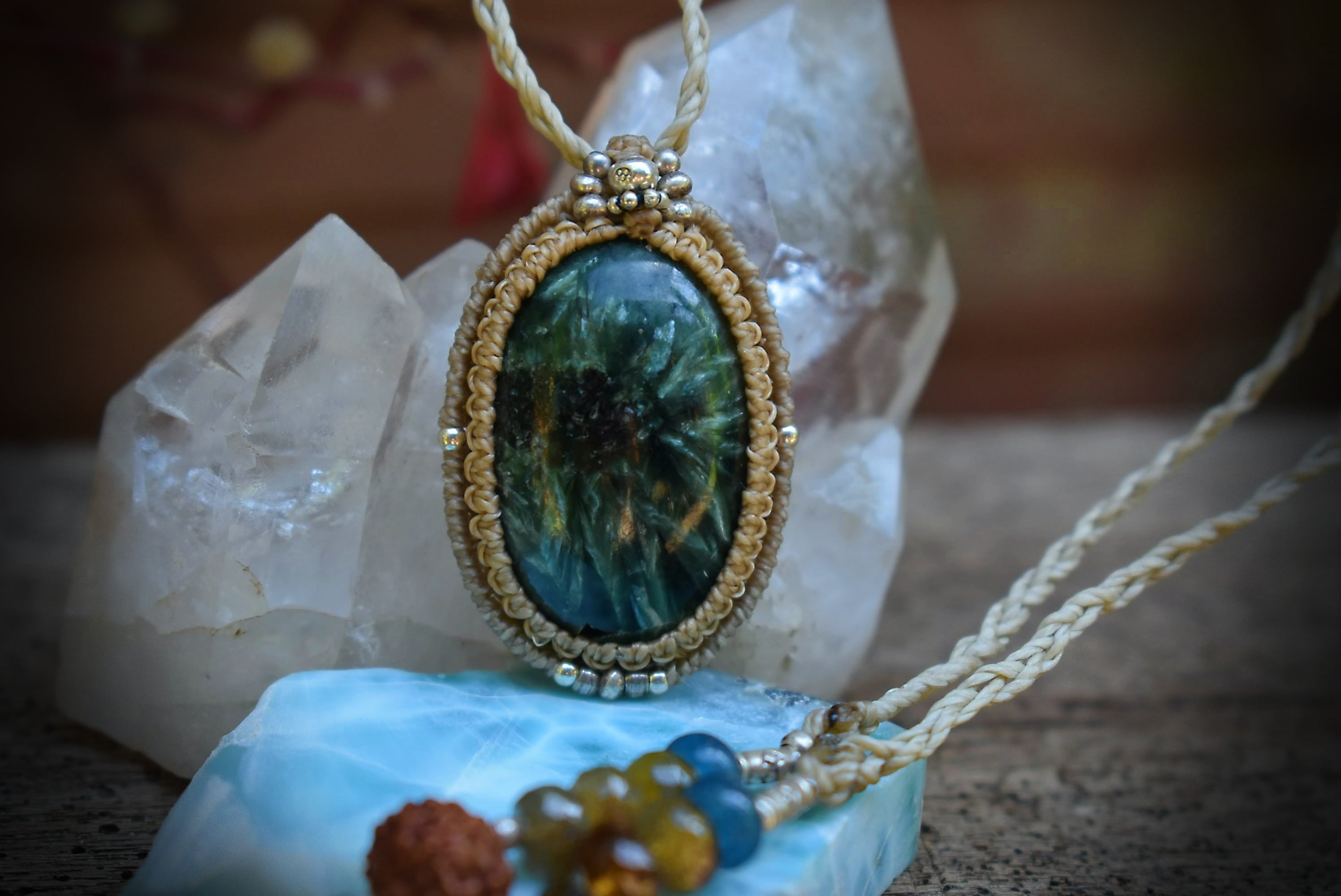 セラフィナイトのマクラメペンダント 天使の羽根グリーンの印