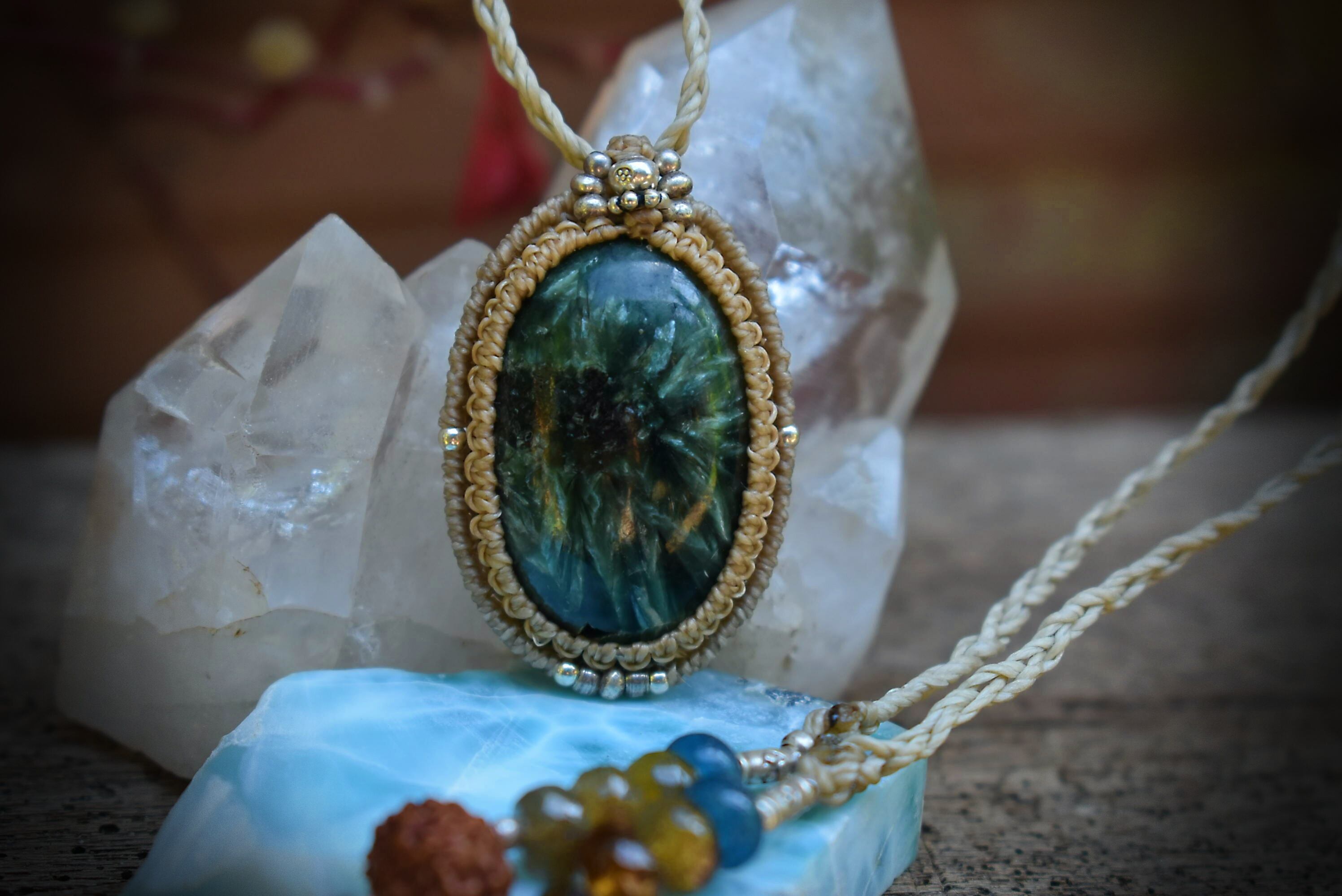 天使の羽根グリーンの印★セラフィナイトマクラメペンダントselm001