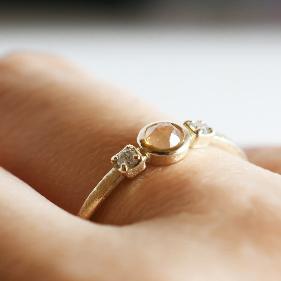 K10 2種類のダイヤモンドのリング | 特別なジュエリー | 手作りリング
