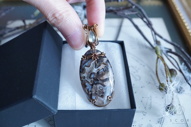 【動画あり】Ray of light - 直曲星 (pt599-tr-g)(ターキッシュアゲート・ラブラドライト ペンダントトップ)