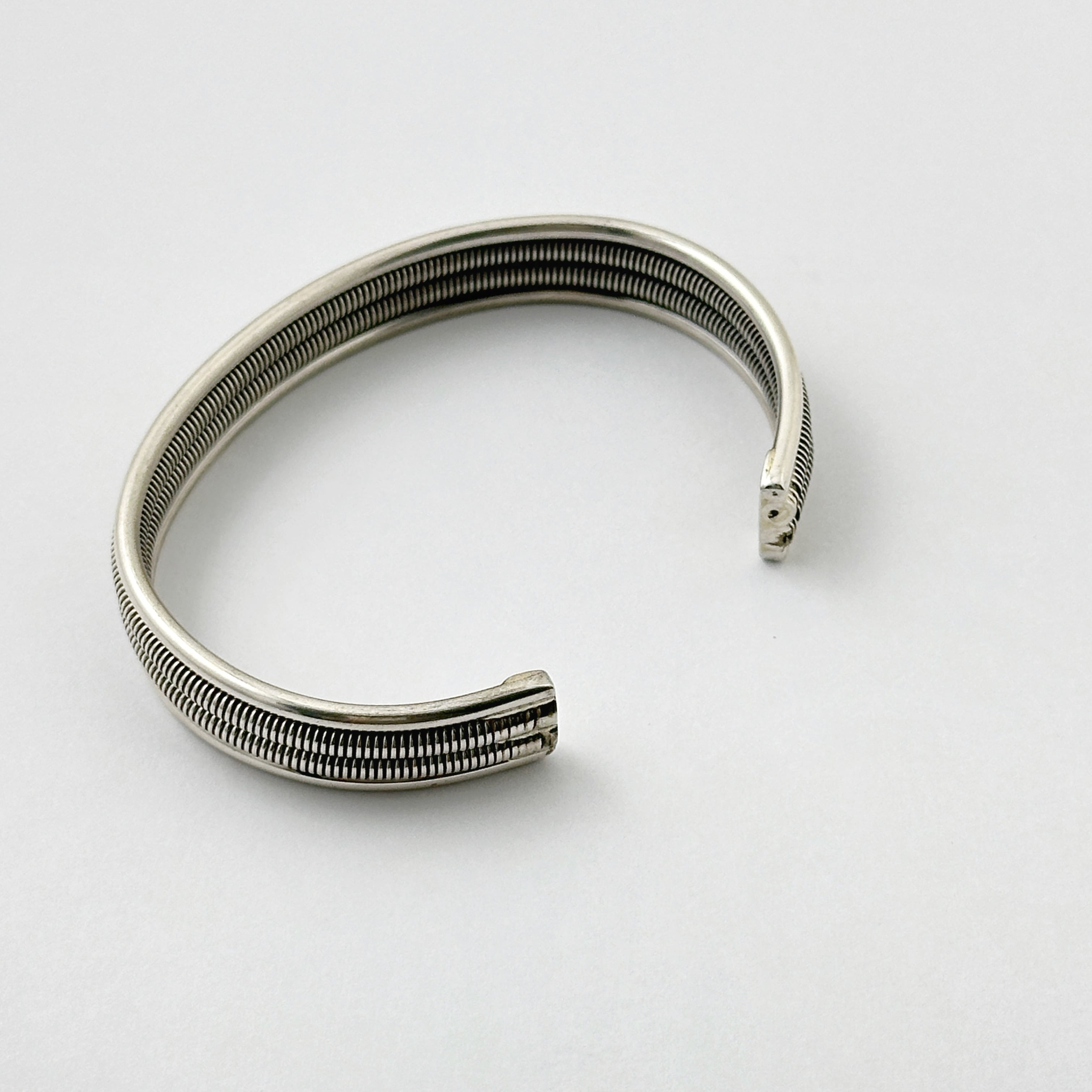 Indian Jewelry 》スパイラル コイル バングル | 【公式通販】鎌倉の