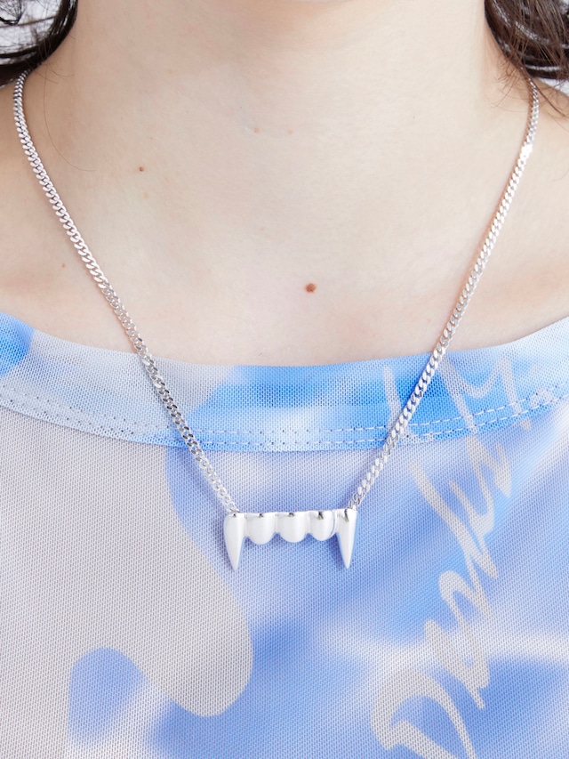 P.A.M. (Perks And Mini) / FLOATING FANGS NECKLACE