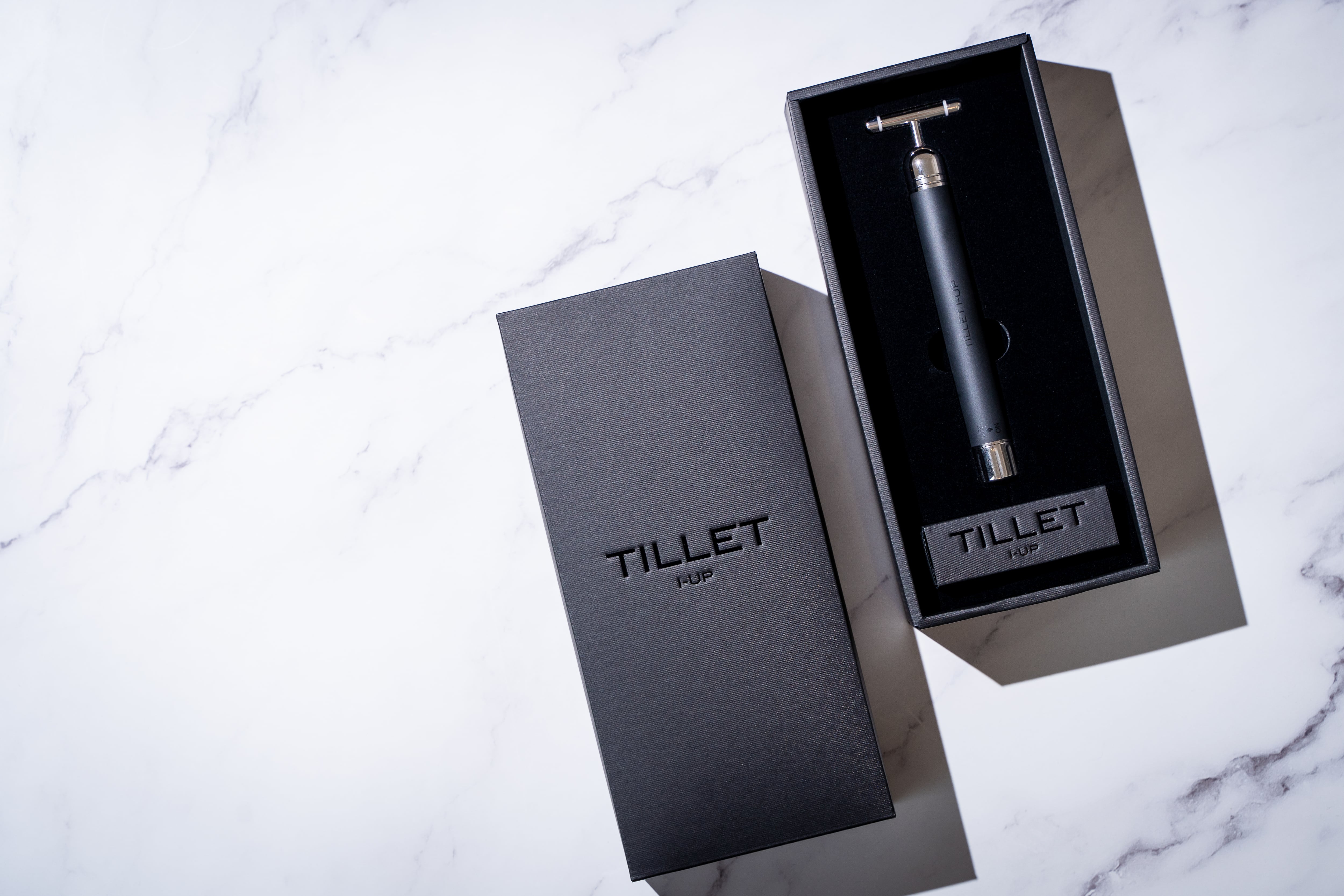 30,800円未使用品TILLETI-UPティレットアイアップホワイト目元美顔器