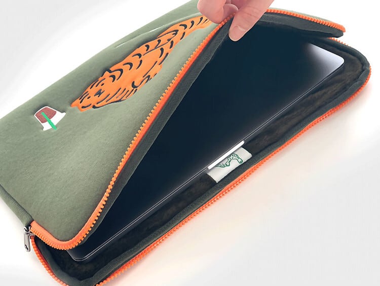 MUZIK TIGER 】lazy tiger notebook pouch 13inch / レイジー タイガー