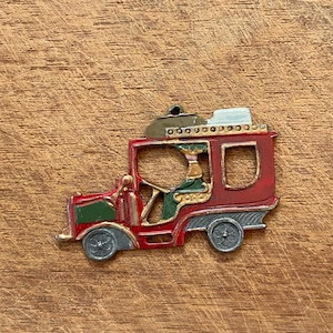 赤い車のオーナメント