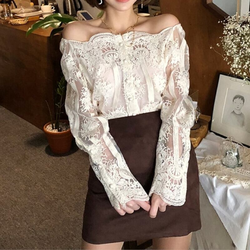 トップス ブラウス 長袖 スクエアネック オフショルダー レース 刺繍 透け感 シースルー キャミソール付き パールボタン かわいい 大人可愛い きれいめ シンプル カジュアル 大人 上品 おしゃれ レトロ ラブリー エレガント フォーマル 花柄 春 秋 10代 20代 30代 40代 デート トップス ブラウス 長袖 スクエアネック オフショルダー レース 刺繍