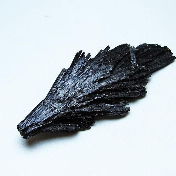 ブラック カイヤナイト 原石 一点物 171-7544