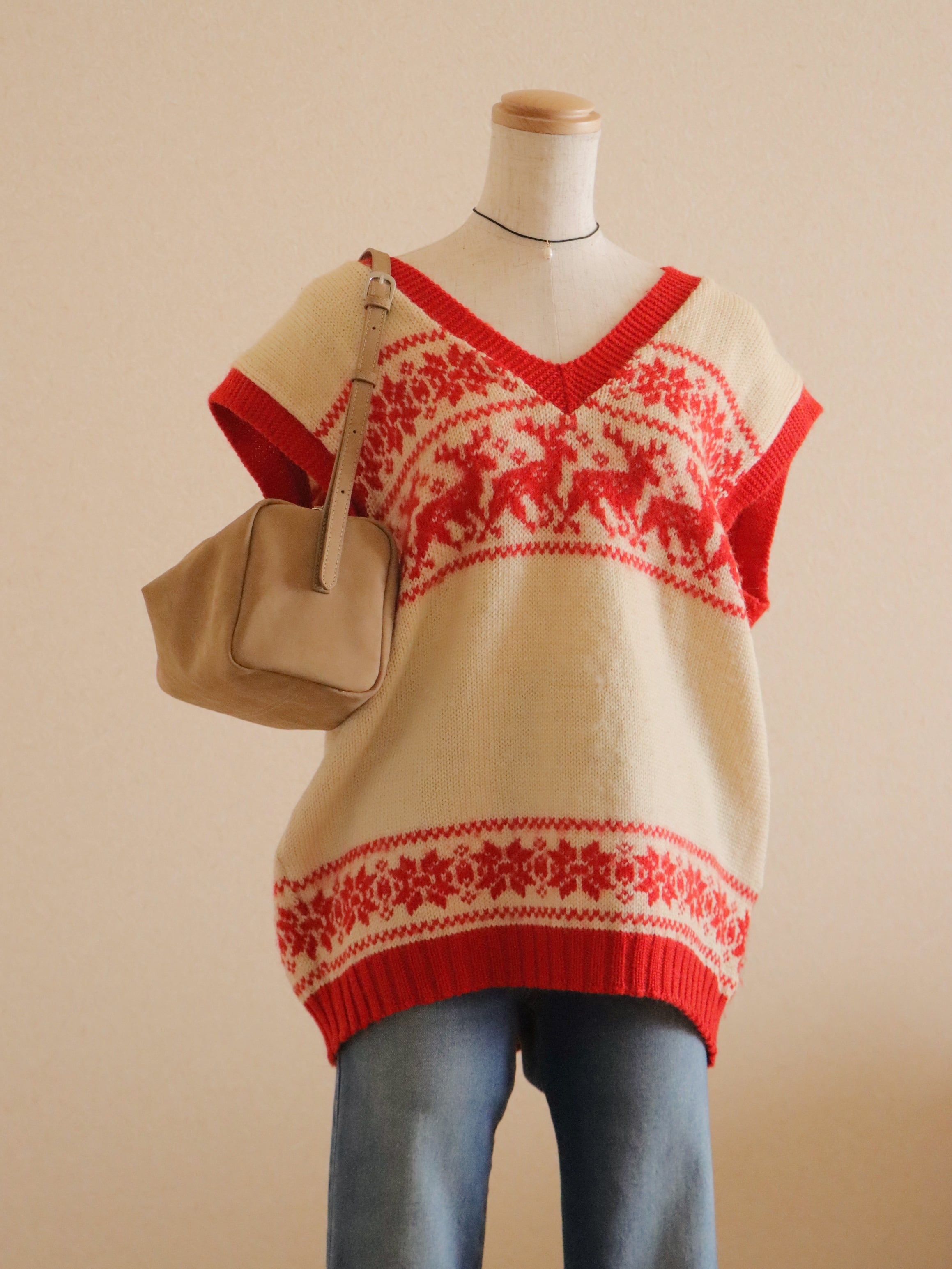 ●Reindeer nordic design knitted vest