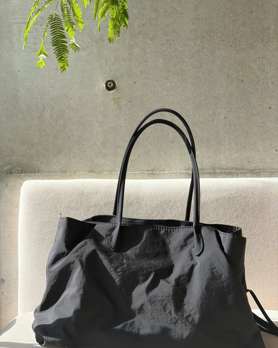 【未使用品】MoMA x ANA ナイロントートバッグ ブラック x スカイ f74badc8bf2ac73a8cfd6d9569dfb8