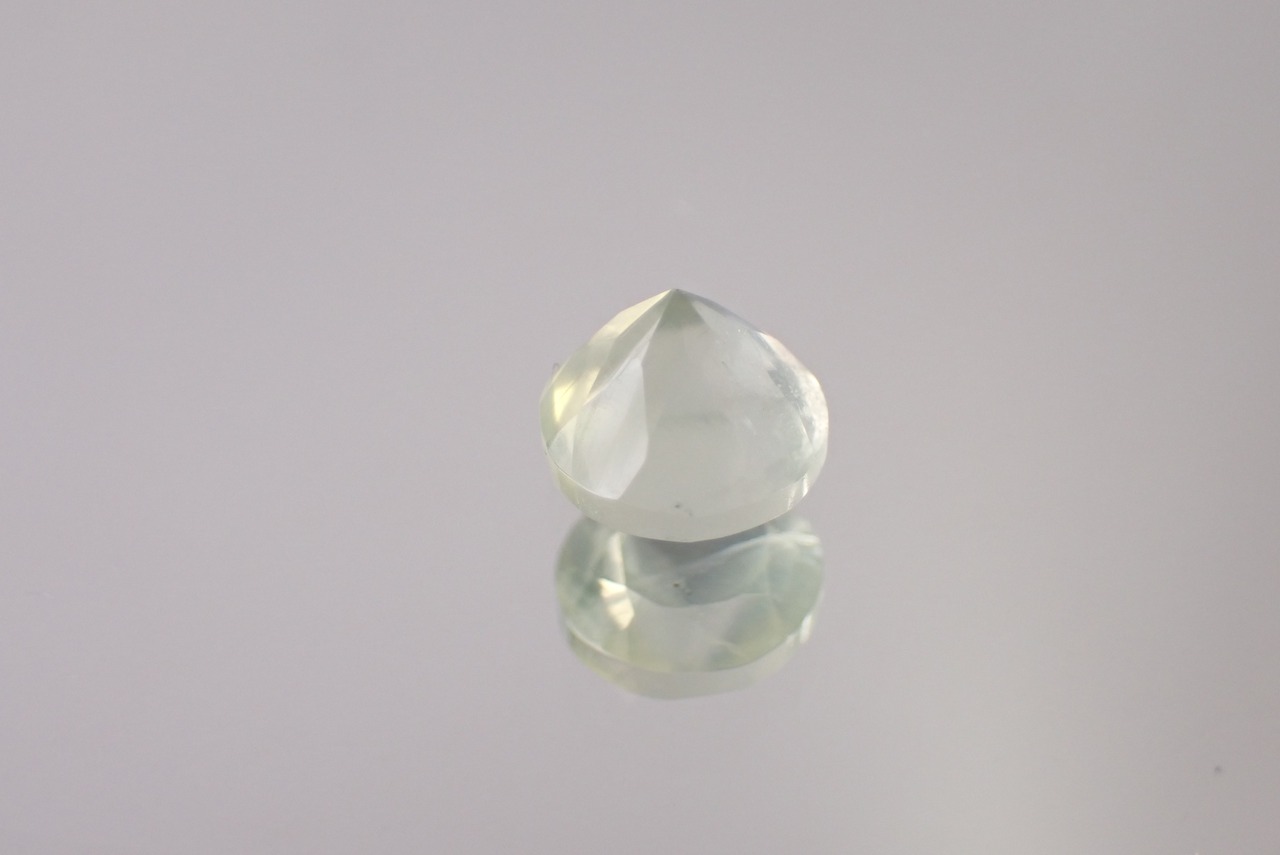 プレナイト　1.85ct　[C2‐234]