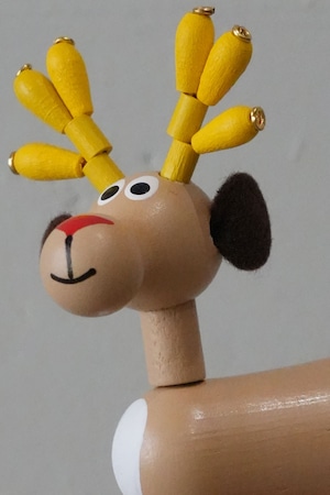 Wooden Push Up Toy "Reindeer / トナカイ"