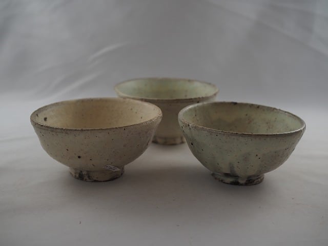 日展作家　鈴木紀文作　灰釉辰字文花器　瀬戸焼　足付き　華道 小田原で鈴木隆さんの作陶展 ミカンの枝から作る「蜜柑灰釉」の作品も