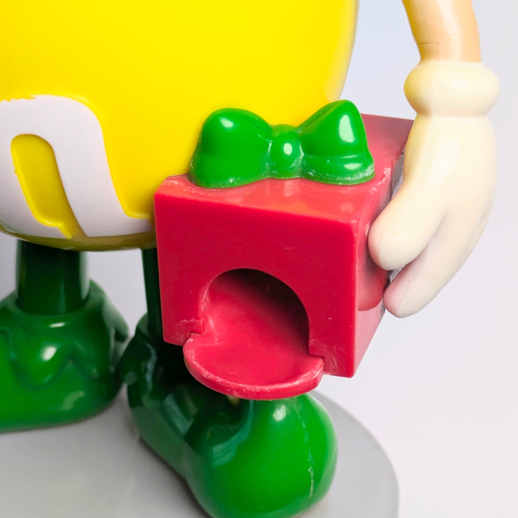 ☆ VINTAGE 90' JUNK ☆【 m&m's  ( エムアンドエムズ ) 】Christmas Santa's Lil' Elf・Yellow・Dispenser / クリスマス サンタズ リル エルフ・イエロー・ディスペンサー 〚アメリカン雑貨 アメトイ〛