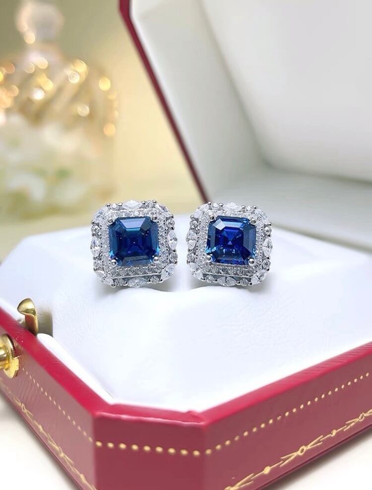 ダブルヘイローピアス 人工サファイア スクエア 高炭素ダイヤモンド