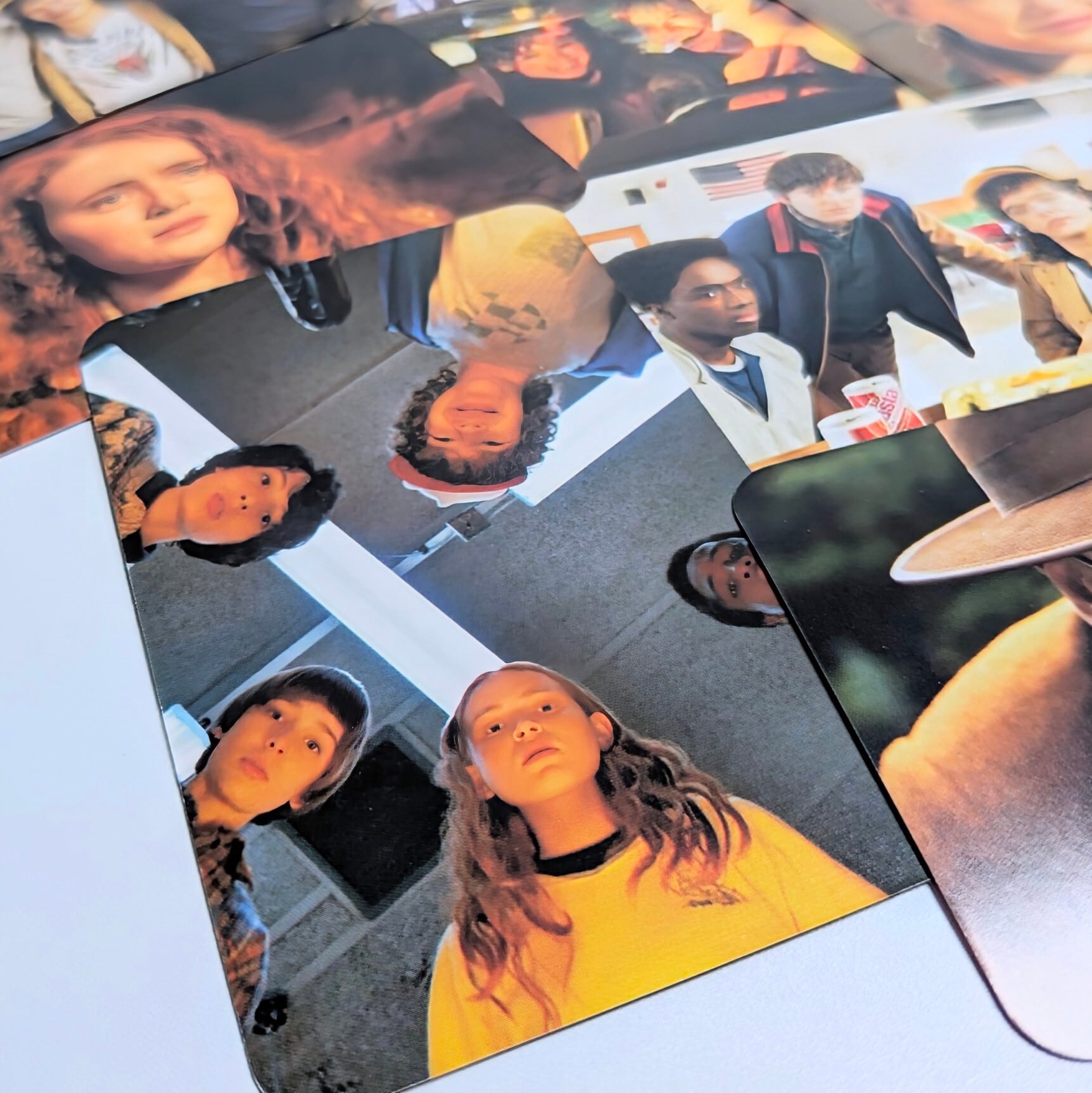 【 Stranger Things ( ストレンジャー・シングス ) 】LOMOカードセット(LOMO CARD:60PCS / STICKER:32PCS) 〚アメリカン雑貨 アメトイ〛