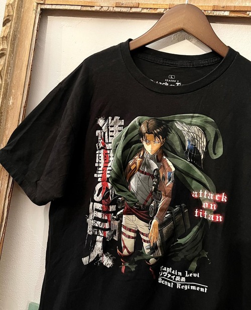 00's〜 ATTACK on TITAN "captain LEVI" T-shirts【L】