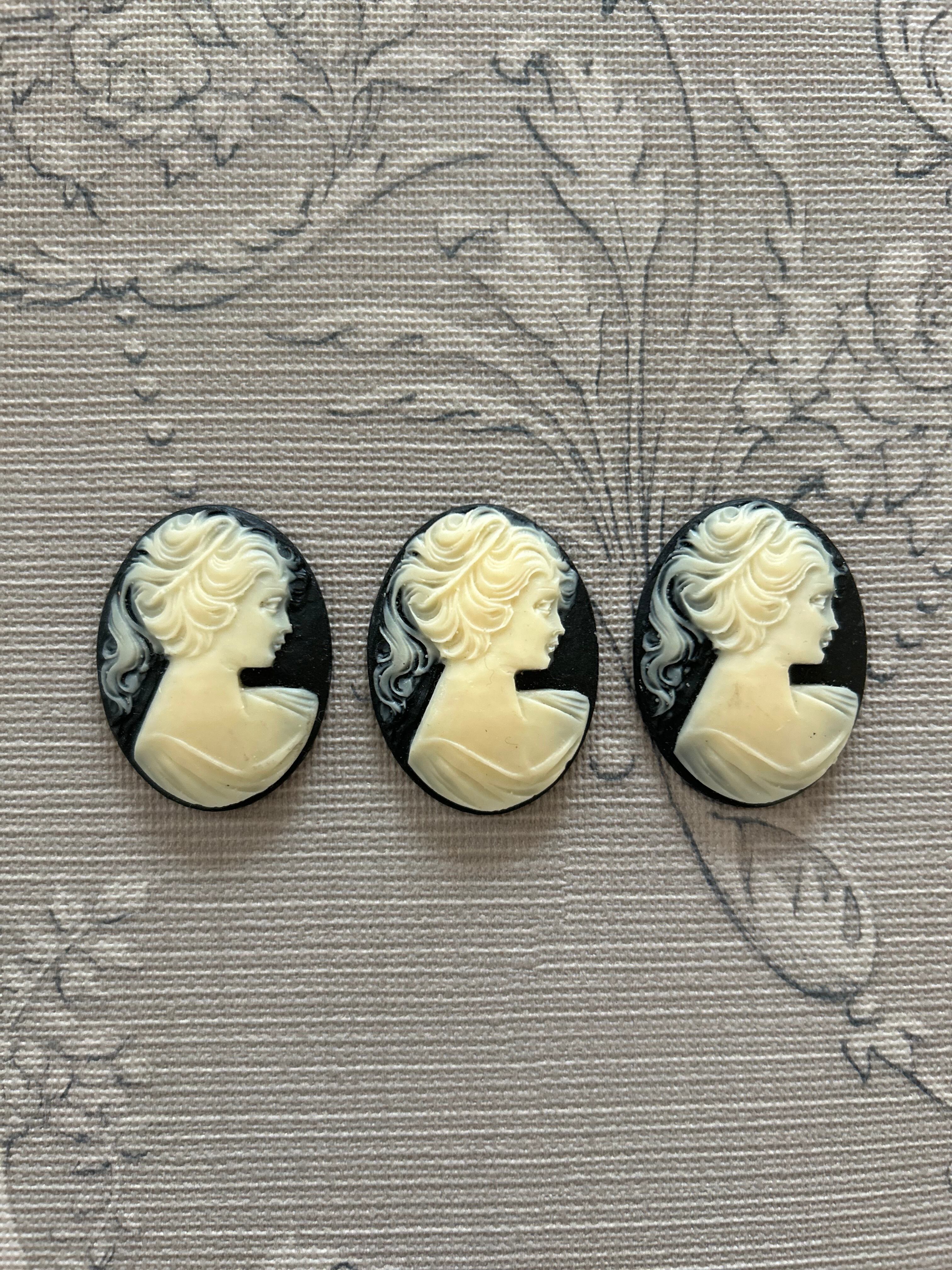 Vintageカメオパーツ ブラック カメオ 女性の横顔 39mm カルトナージュ アクセサリーパーツ デコレーション材