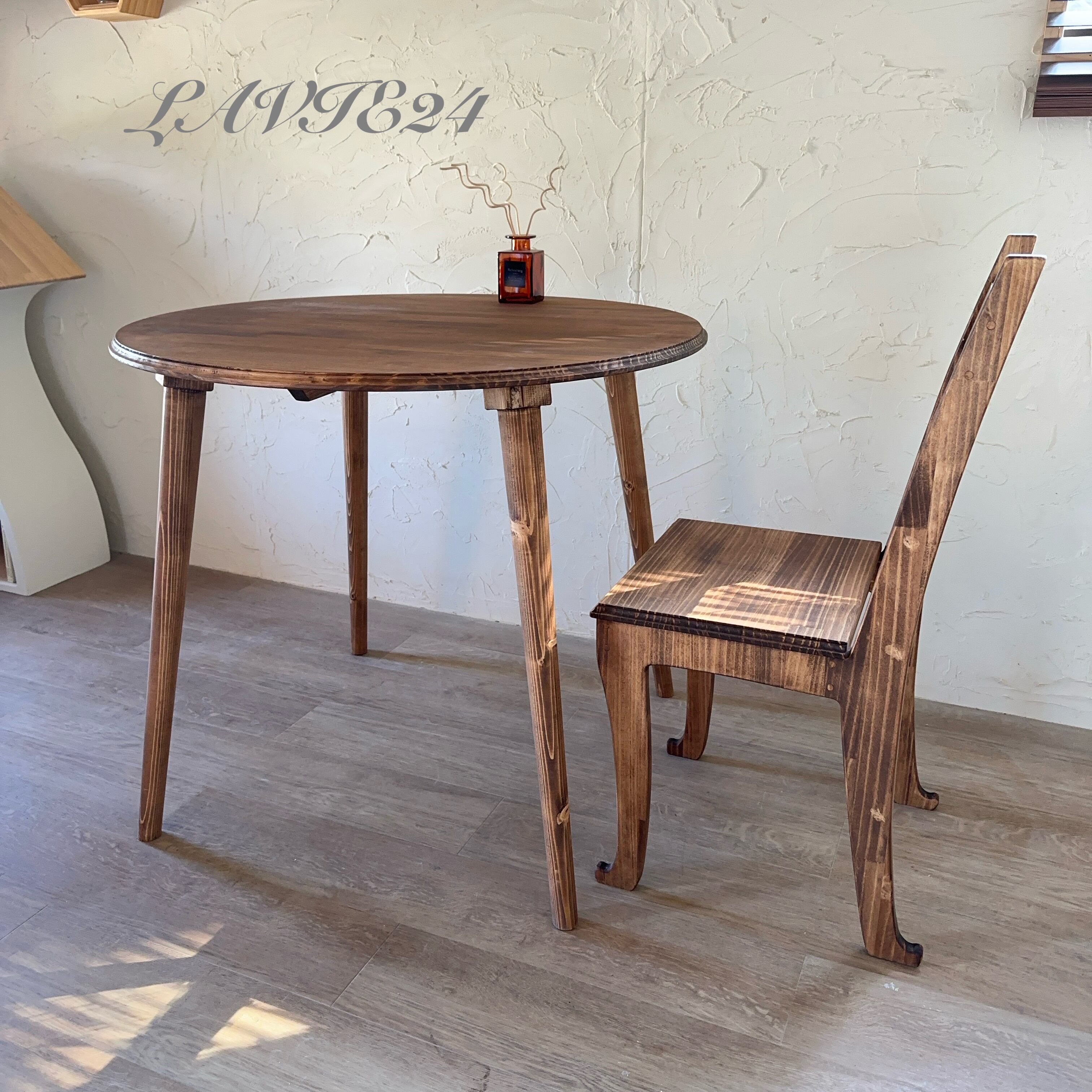 安定感ある無垢材の脚が美 英国 ラウンドテーブルc/丸テーブル  