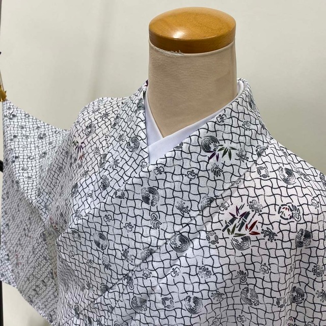 小紋 単衣 洗える着物 裄67.5 身丈162 お洒落着 普段着 ポリエステル 白色 美品 L サイズ 3941