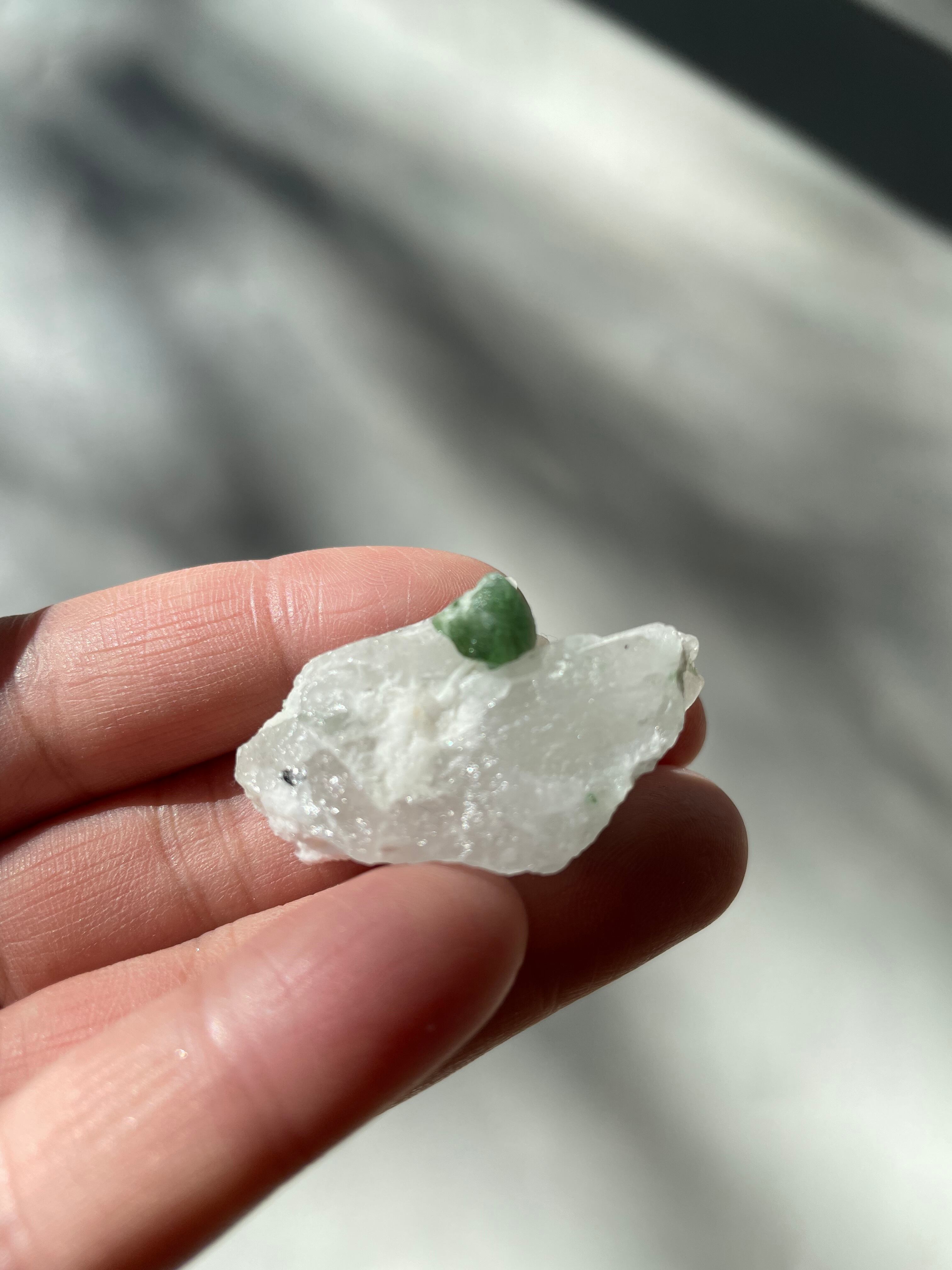 パキスタン　ギルギット　スカルドゥ産　グリーントルマリンインクォーツ