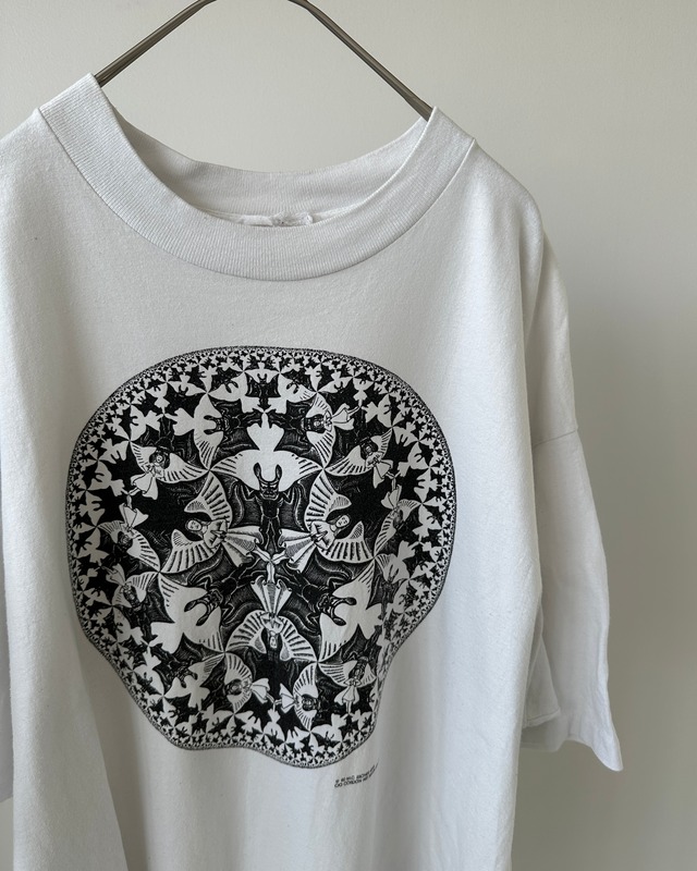 -M.C. ESCHER- Vintage 90s Print T-Shirt