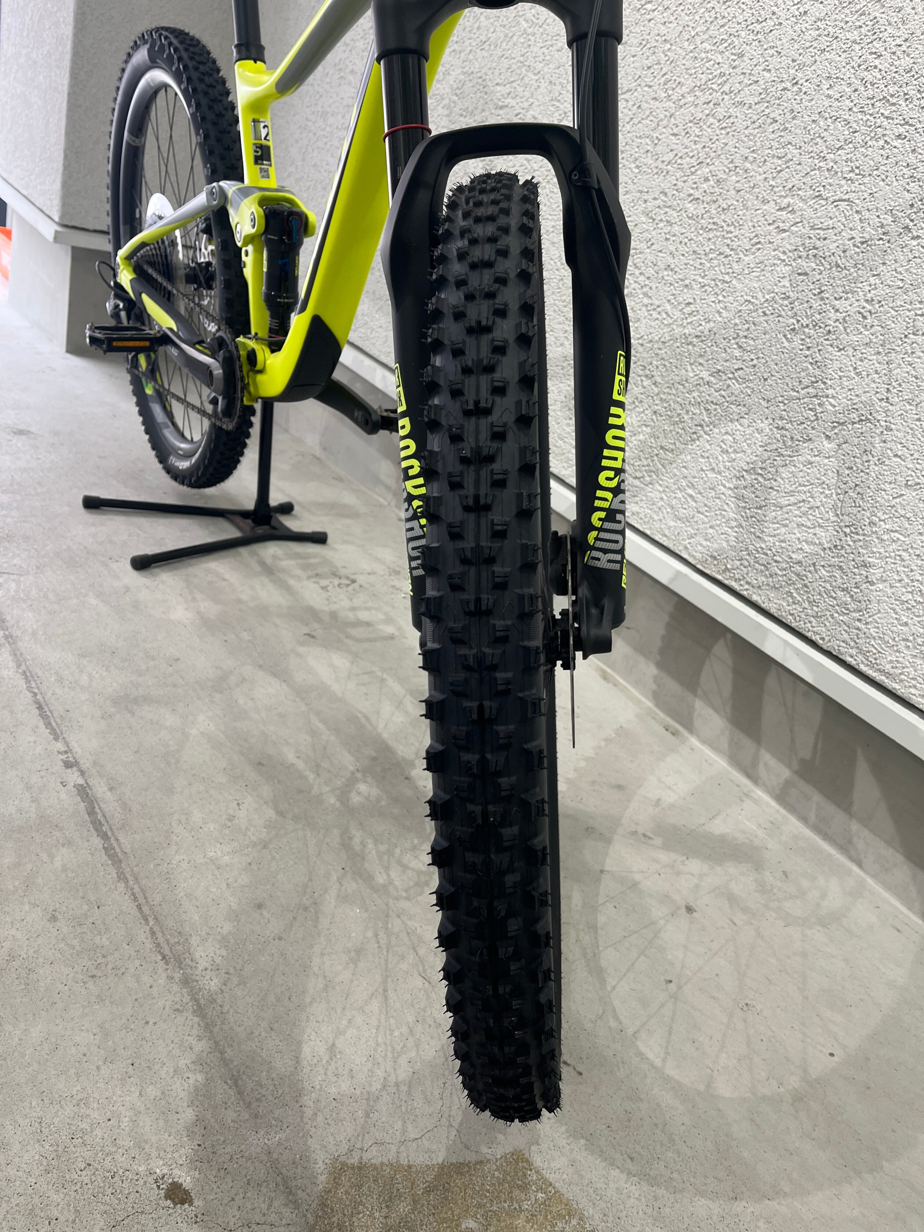 GIANT ANTHEM ADVANCED 2 2018年モデル 極上中古車 フルサスMTB 土