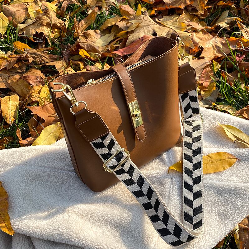 レッドオータムウィンタースタンダード レトロ 秋物 冬物 メッセンジャーバッグ 手作りハンドバック36087944647