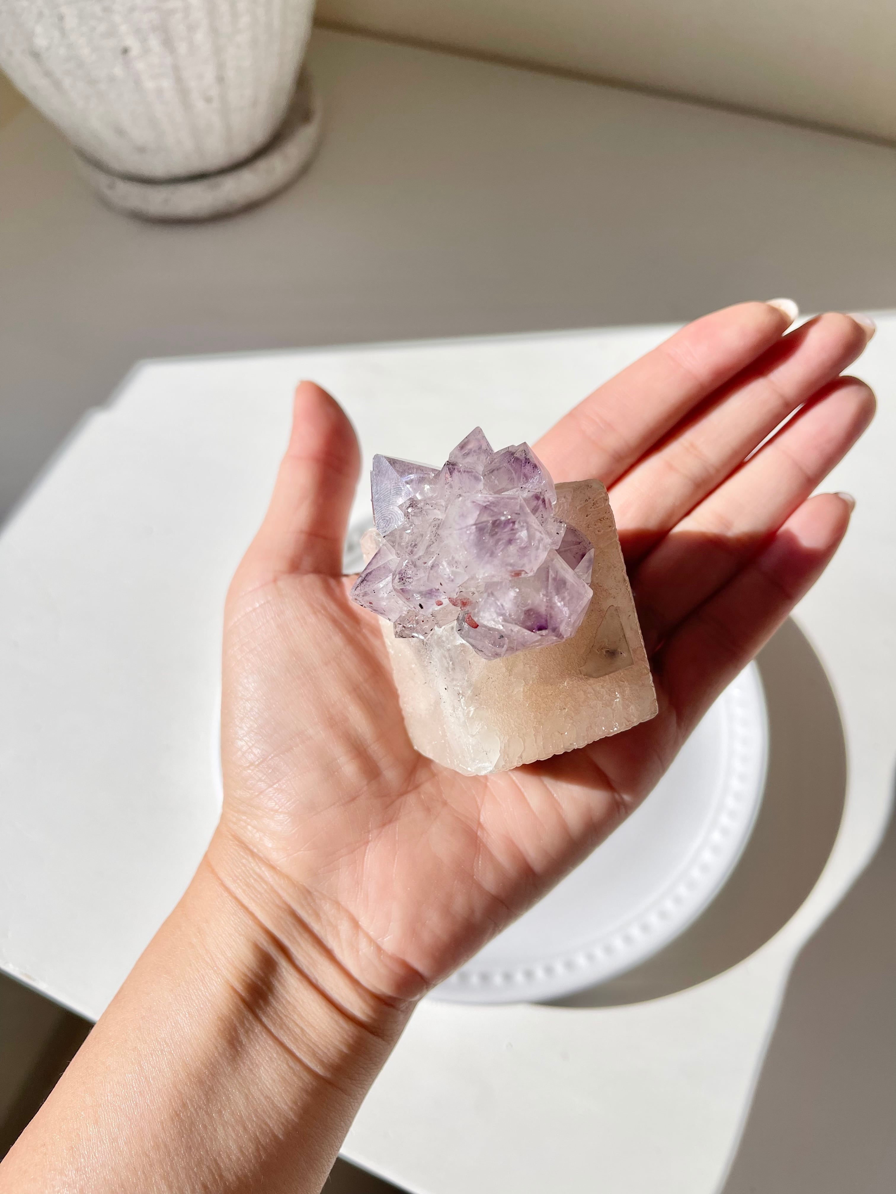 ブラジル産　ピンクスクエアカルサイト共生フラワーアメシスト