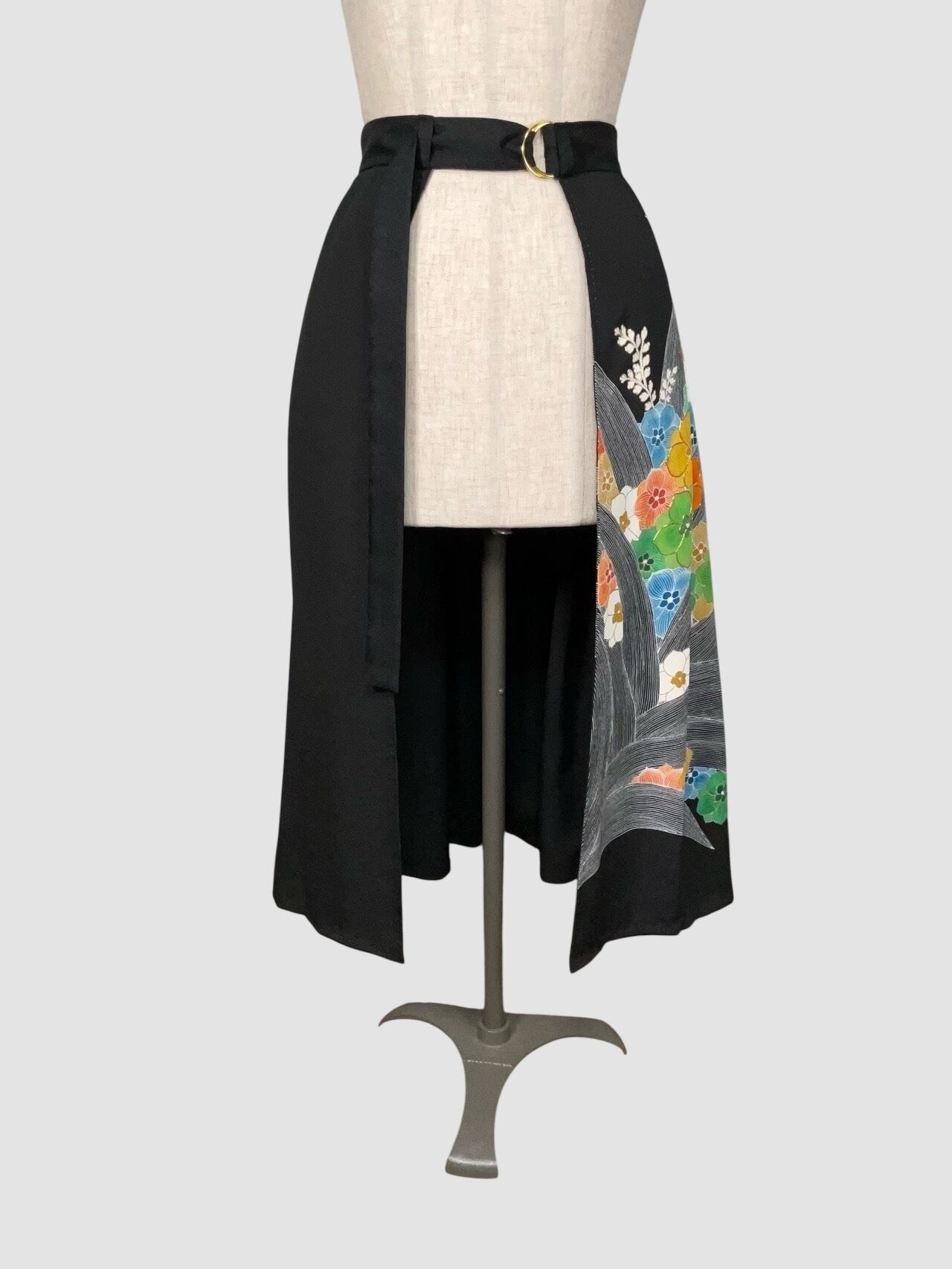 着物重ねスカート(黒留袖より制作) Kimono Overlay Skirt (Made of