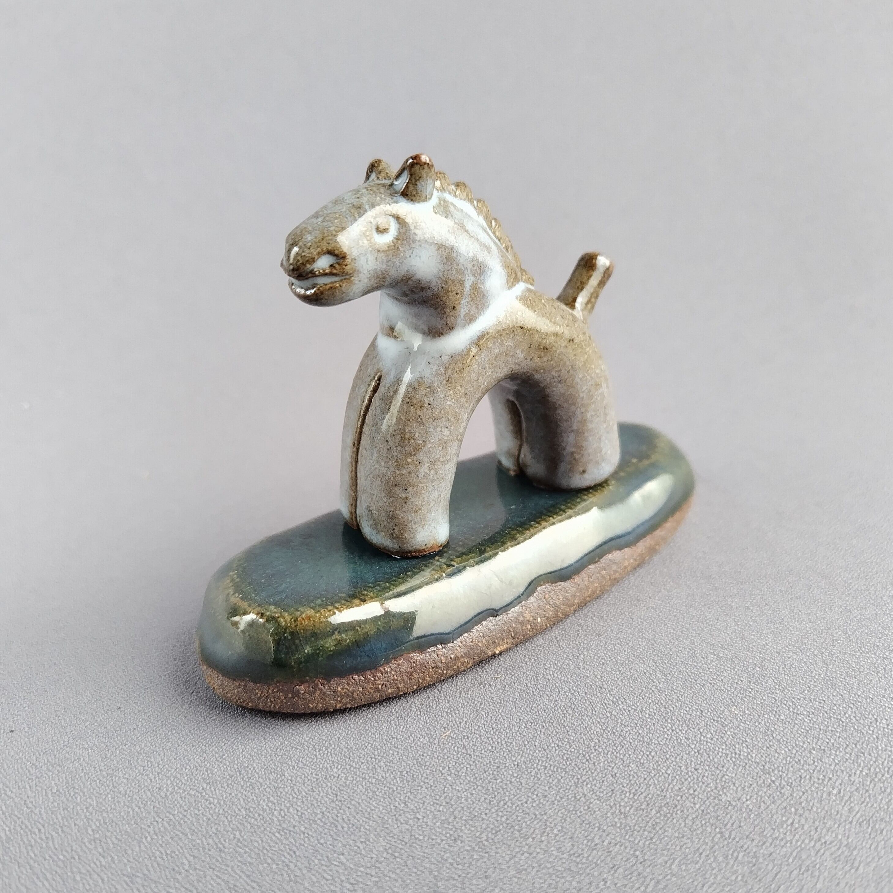 馬の置物 午年 干支 白萩釉・緑釉 【商品番号：00788】 | やきもの實陶