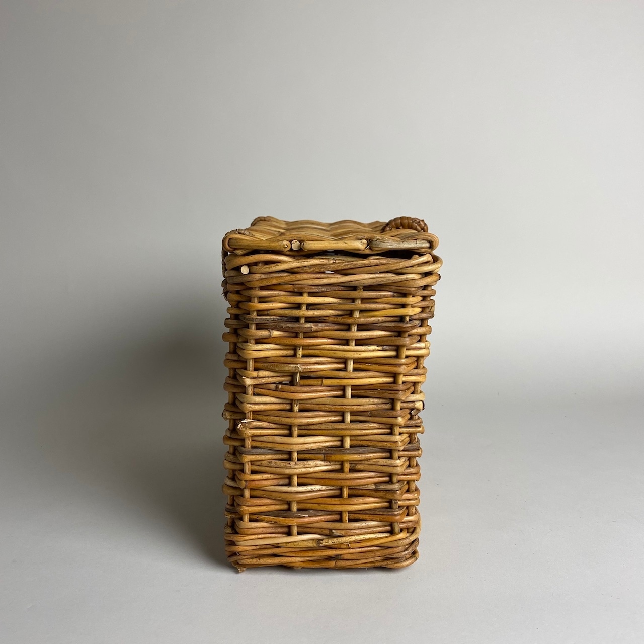 AROROG Slim Basket L / アラログ 蓋つき スリム バスケット L〈 トイレ / 収納 / インテリア 〉