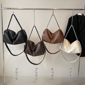 ボストンバッグ 大容量 レディース メンズ 男女兼用 韓国 トート バッグ 大人 カジュアル PUレザー 通勤 通学 学生 旅行 スクエアバッグ おしゃれ 柔らかい 大人可愛い 大人女子