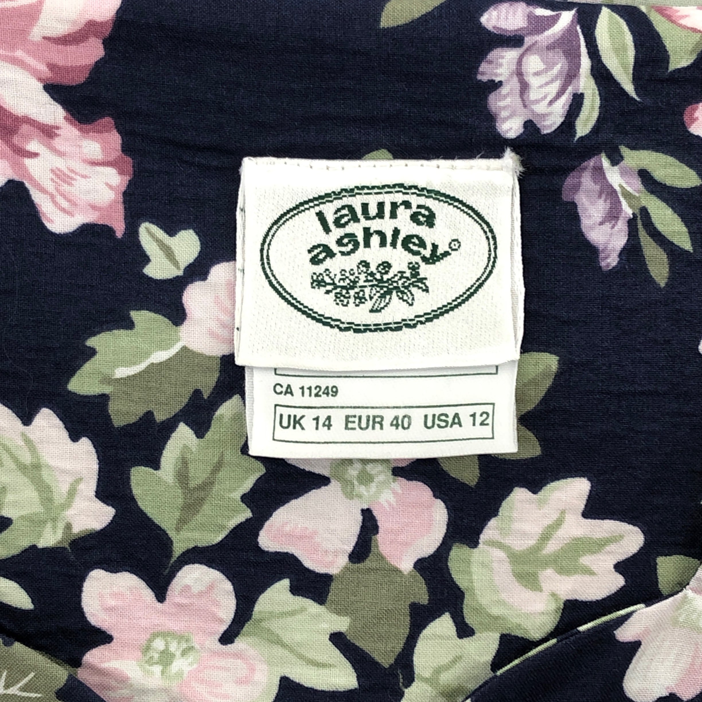 古着】laura ashley ローラ アシュレイ 花柄ワンピース 古着】laura ashley ローラ アシュレイ 花柄ワンピース