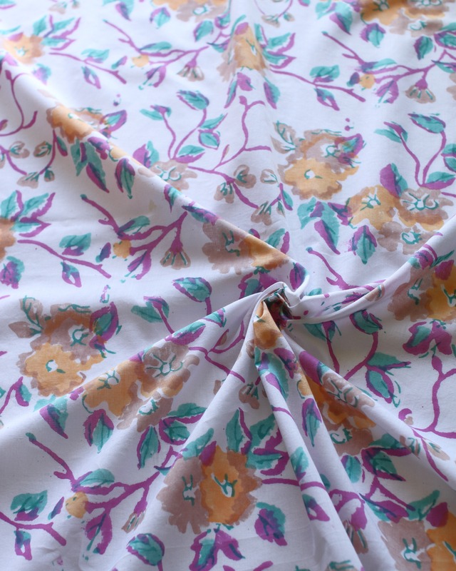 Block print FABRIC. <A lukewarm morning>