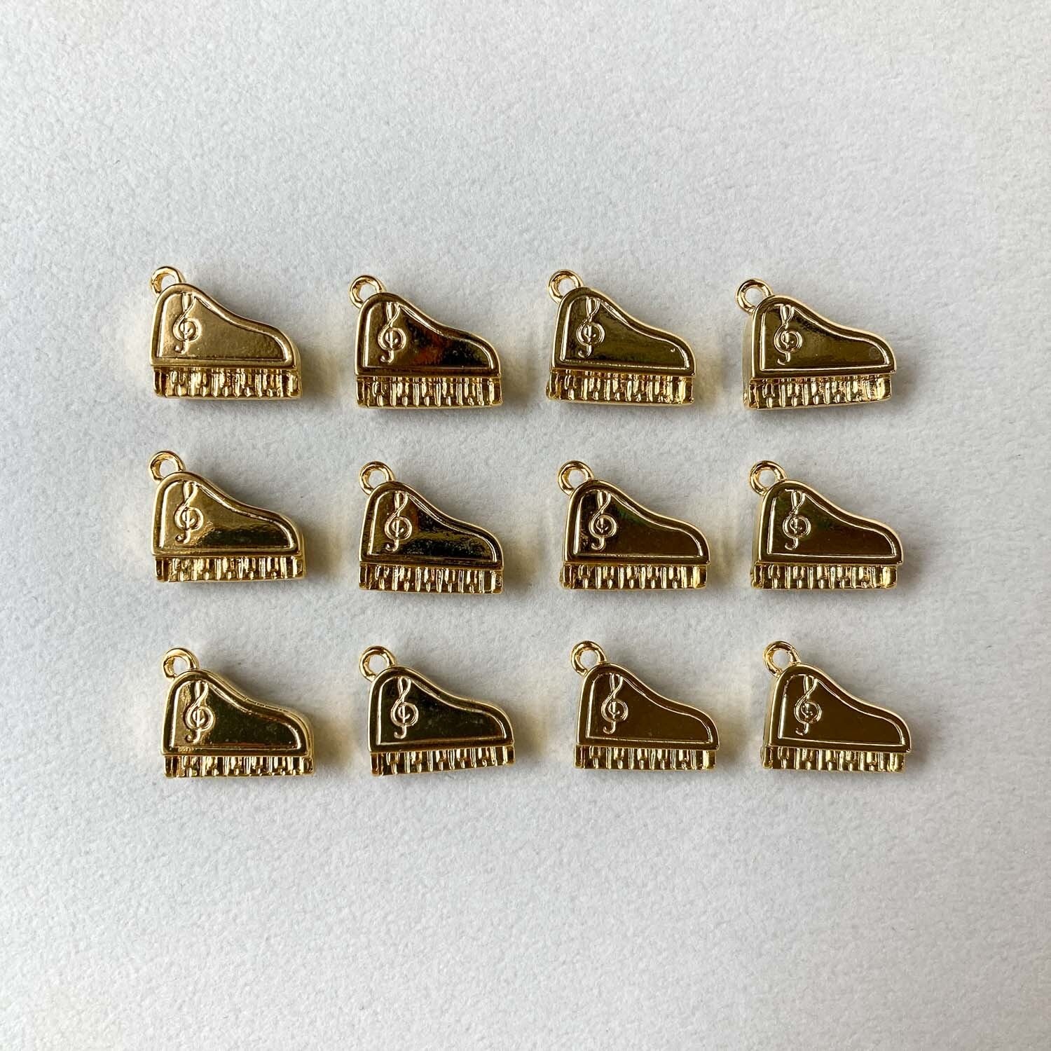 ピアノモチーフメタルチャーム | Dua-アクセサリーパーツショップ