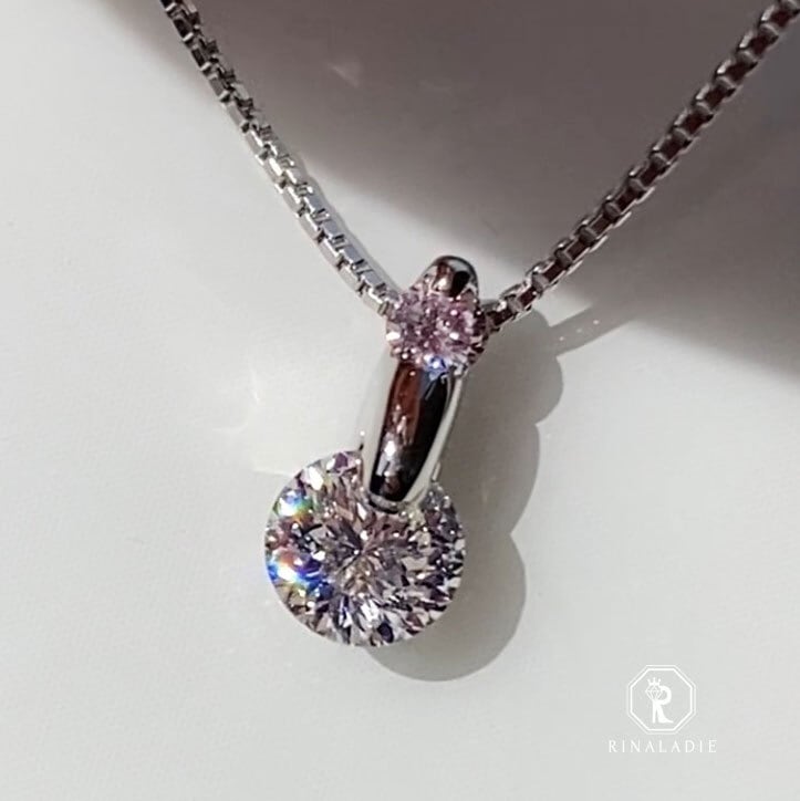 Pt900天然ダイヤモンド☆プリンセスカットミステリーのミル打ち