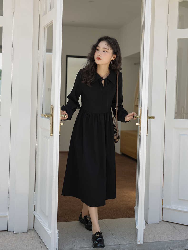 【新作】【送料無料】 大きいサイズの黒のドレス女性のための 2023 春と秋の新しいスタイルのフレンチデザイン気質ウエスト a ラインロングスカート 0230225096152